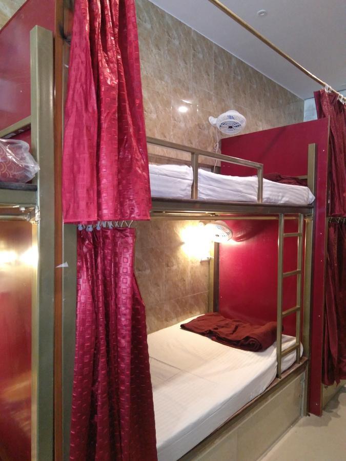 Dream Dormitory Mumbai Exterior photo
