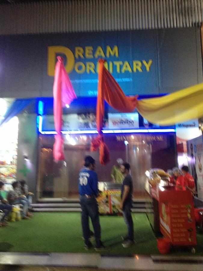 Dream Dormitory Mumbai Exterior photo